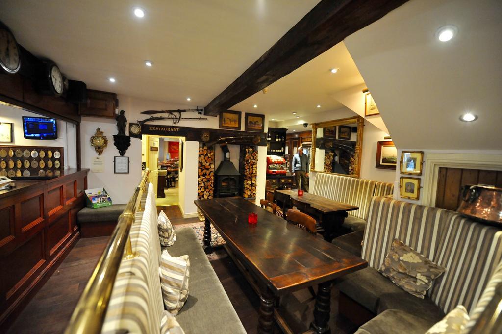 The Greyhound Coaching Inn Lutterworth Ngoại thất bức ảnh